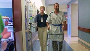 Muž si omylom strelil do hlavy 7-centimetrový klinec!