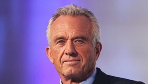 Americká vláda ruší 22 zmlúv na vývoj mRNA vakcín. Spochybňuje ich účinnosť