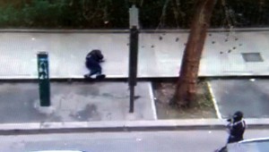 Útočníci z Paríža si dôkladne vybrali zbrane. Čím vražednejšie, tým lepšie