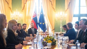 Zuzana Čaputová diskutovala s expertmi a ministrom práce: Počet ľudí ohrozených chudobou stúpol o 45-tisíc