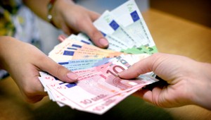 Žiadateľov o pôžičky je veľa, peniaze chýbajú