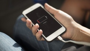 Viete, prečo baterka vášho telefónu nevydrží ani jeden deň?