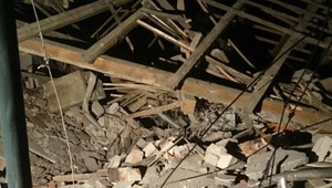 Výbuch plynu zničil rodinný dom, v troskách našli muža