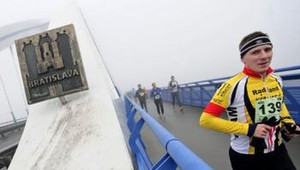 Tradične na Silvestra cez bratislavské mosty