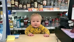 Z amatérskej vianočnej reklamy je HIT: Tento rozkošný chlapček si vás okamžite získa