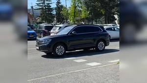 Auto ministerstva porušovalo predpisy. Vodič sa odvolával na špeciálnu výnimku