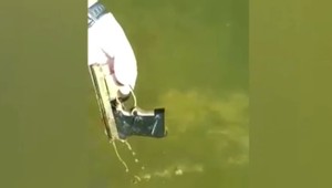 Romantická prechádzka sa skončila telefonátom na políciu