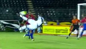 Export z Brazílie. Zastrihal nohami a nádherne trafil!