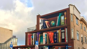 Nič originálnejšie ste zatiaľ nevideli: Fasády domov v podobe knižiek