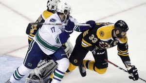 Studená sprcha pre Vancouver aj v druhom zápase v Bostone