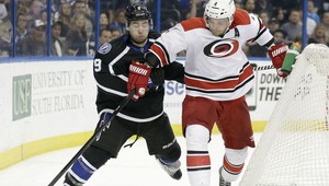 Sekera sa postaral o jediný gól Caroliny, Halák mimo hry