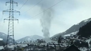 VIDEO: Prírodné úkazy berú dych. Snežné tornádo prekvapilo Rakúšanov