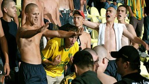 Policajtov požiadali bojovať proti extrémizmu