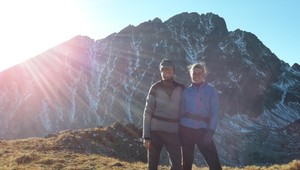 Neznáme vrchy budú hviezdami nových tatranských vozidiel. Grafickú súťaž ZSSK vyhrala mladá dvojica spod Tatier