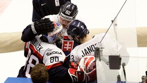 Hudáček ako ryba vo vode. Brankár Slovenska chytal ako Tretiak!