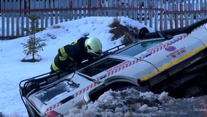 Záchranári ratovali horských záchranárov. Na nebezpečnom úseku havarovali