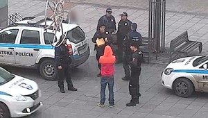 Zlodej ukradol mobil z onkologického centra, policajti hovoria o hyenizme