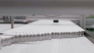 Vývoj vakcín proti Covid-19 teší aj ekonomiku. Koronakríza by sa mohla skončiť už v budúcom roku