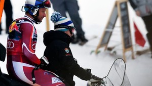 Letecký deň v Kitzbüheli! Spadli aj Reichelt a Svindal