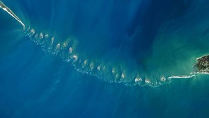 Postavila tento takmer 2 milióny rokov starý most plávajúci na oceáne iná civilizácia? Existuje v rozpore s evolúciou