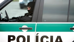 Gangsterské babičky! Predávajú drogy, chladnokrvne strieľajú po susedoch