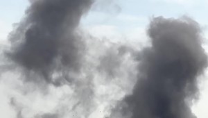 V podniku s pyrotechnikou blízko Viedne nastala explózia. Stovku ľudí evakuovali