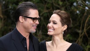 Angelina a Brad sú oficiálne slobodní, herečka sa vzdala priezviska Pitt