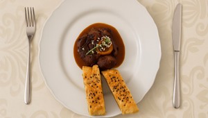 Ossobuco s zeleninovou štrúdľou