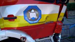 Hasiči zo Spiša sa ponáhľali k nehode motorkára. Sami však po ceste jednu mali