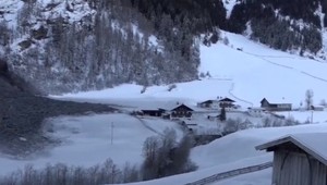 Zosuv skál na Vianoce odrezal 150 ľudí od civilizácie