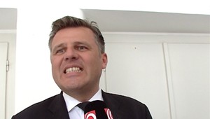 V mene Mečiara sa mal vyhrážať Kočnerovi. Teraz ho väzobne stíhajú pre obvinenie z podvodu na starčekovi