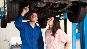 Prípravu auta pred zimou nepodceňujte. Nemuselo by sa vám to vyplatiť