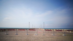 Cestovné kancelárie netrápi len koronavírus. Pridáva sa k nim problém s poistením