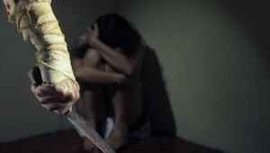 Najprv láska, potom vražda. Žena dobodala bývalú partnerku