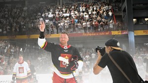 Na zápas prišli aj hviezdy z NHL. Reportáž z rozlúčky Mariána Hossu