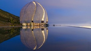 Vyzerá ako obrovská ľalia, ktorá sa plaví na vode: V skutočnosti je to kostol