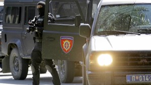 Päť mŕtvych a desiatky zranených pri streľbe na kaviareň v Srbsku