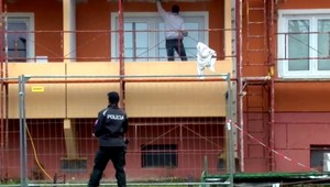 Rok splácajú úver na zateplenie bytovky. Firma s prácami ešte nezačala