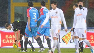 Zápas Serie A Catania - AS Rím nedohrali pre silný dážď