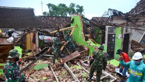 FOTO: Zemetrasenie v Indonézii si vyžiadalo ďalšie obete, poškodilo vyše tisíc budov