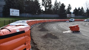 Splnili dôležitú požiadavku: Na štadióne v Žarnovici osadili nové nafukovacie mantinely