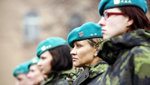 Nórsko zavádza povinnú vojenskú službu pre ženy