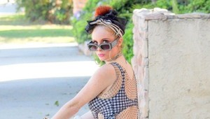 Takto venčiť psa? Keď uvidíte, čo si obliekla, nebudete veriť vlastným očiam!