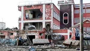 Islamisti opäť útočili, pri explózii dvoch náloží zomrelo najmenej 12 ľudí