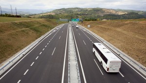 Koniec oblepeným oknám, sú tu elektronické diaľničné známky