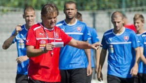 Slovenská 21 v akcii. Litre alkoholu, výtržnosti a lacné ženy!