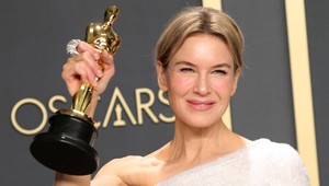 Vekový rozdiel jej problém nerobí: Renée Zellweger zbalila výrazne mladšieho krásavca!