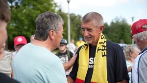 Andreja Babiša napadli na mítingu: Polícia muža zadržala