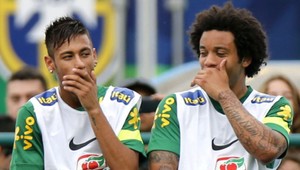 Takto si rozumie hviezda Barcelony s hviezdou Realu. Kanárici a ich čary