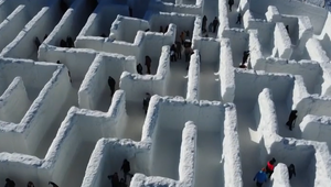 VIDEO: Obrovský snežný labyrint v Tatrách aj tento rok láka turistov